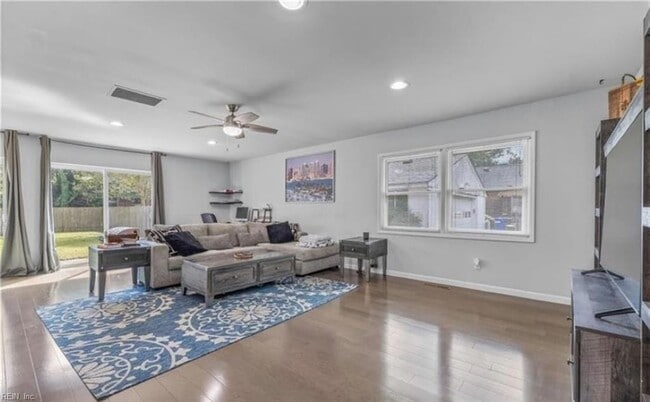 Photo - 9322 Grove Ave