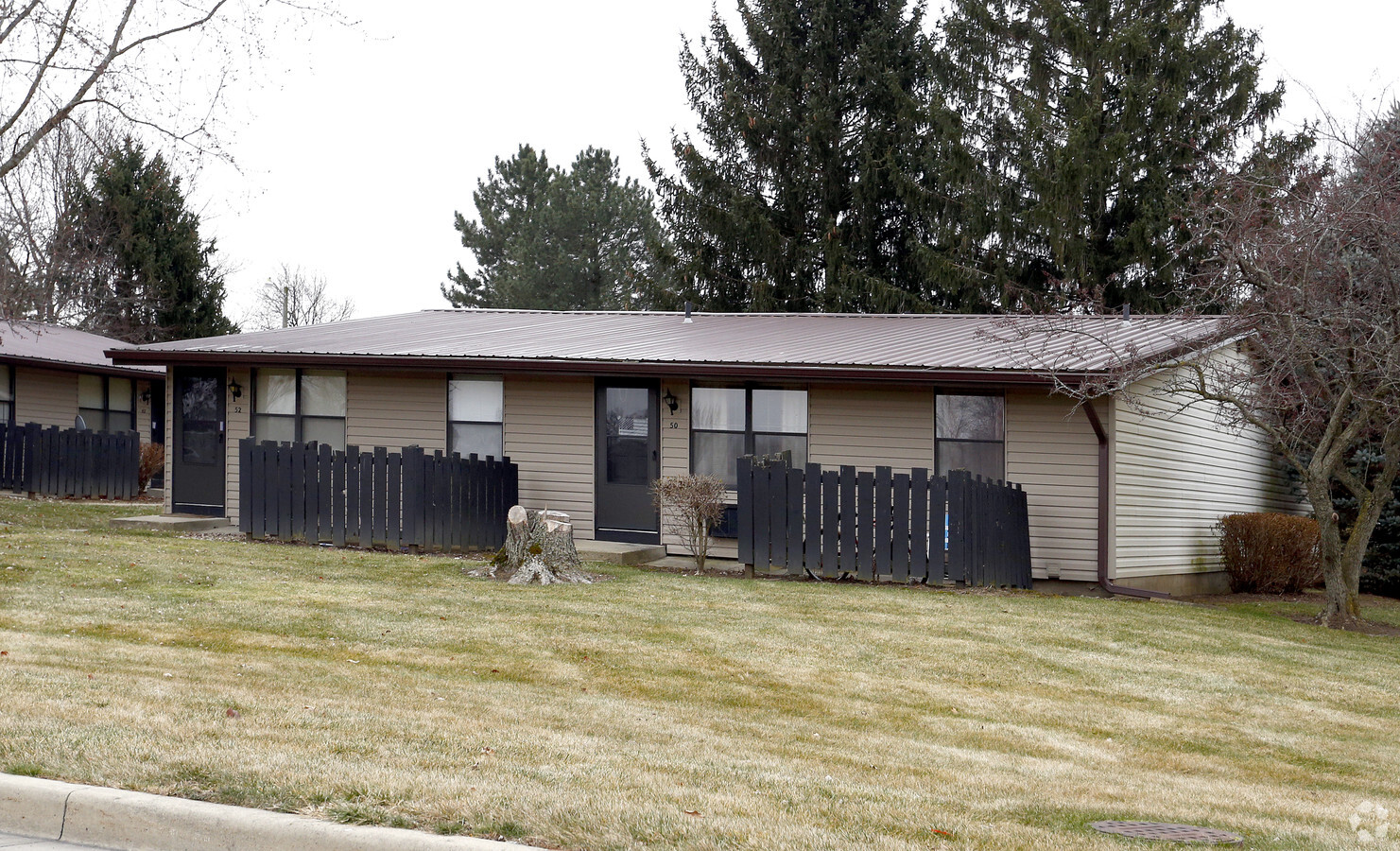 Pine Grove Apartments - Pine Grove Apartments