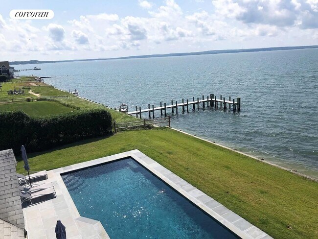 Photo - 68 Peconic Ave