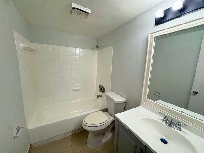 Photo - 4423 Treehouse Ln Unidad 21C