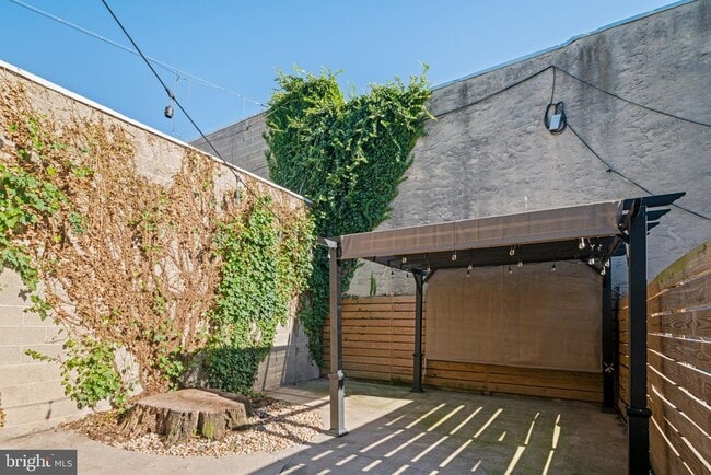 Photo - 1865 Frankford Ave Unit A