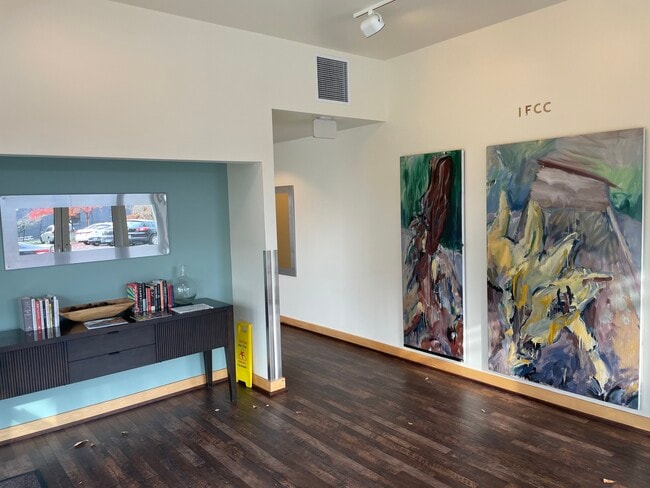 Lobby - 3970 N Interstate Ave Unit #403