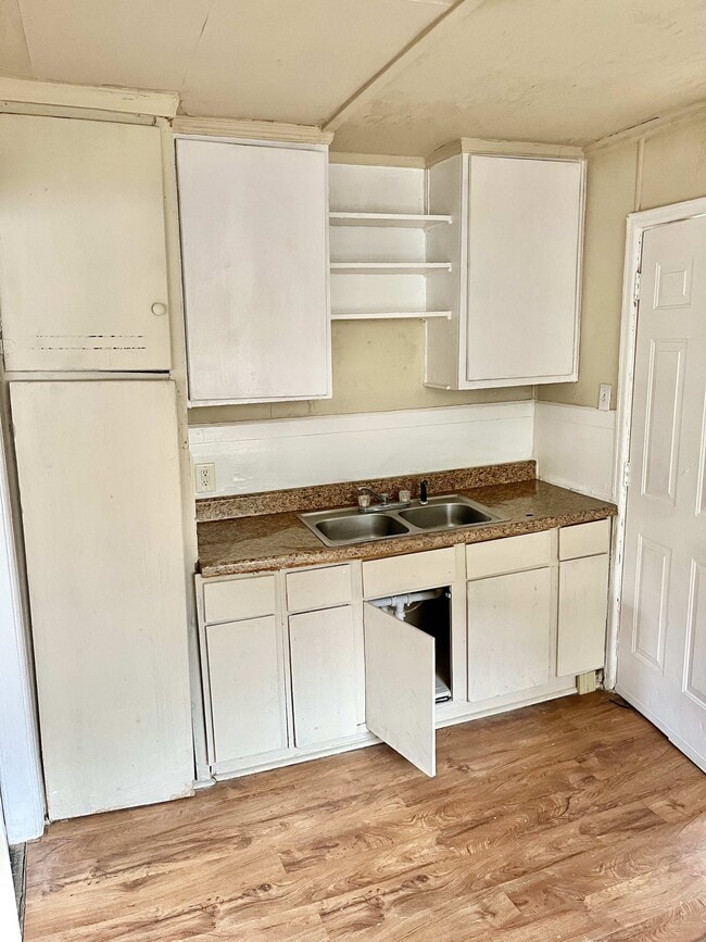 Photo - 3322 Greenwell St