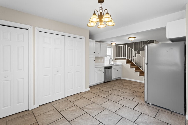 Photo - 34 E Elza Ave