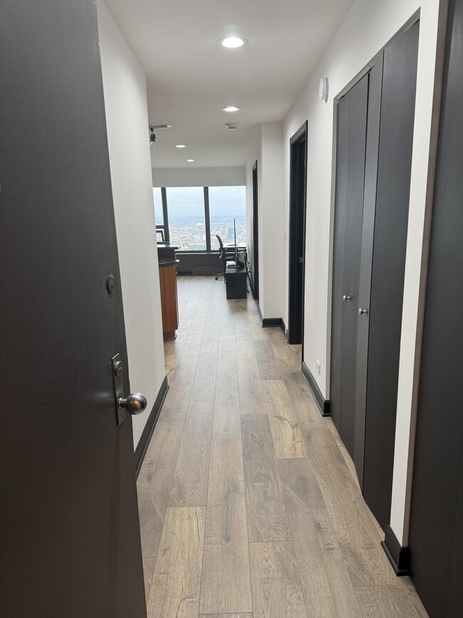 Photo - 30 E Huron St Unit 5605