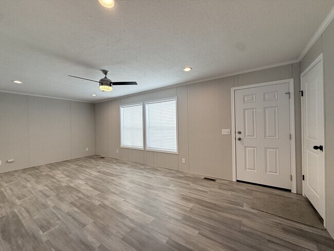 Photo - 29805 Jamestown Dr