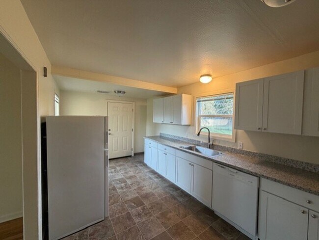 Photo - Charming 4 Bedroom ~ 1 Bathroom Home in Southeast Corvallis