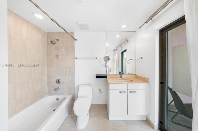 Photo - 7700 Collins Ave Unidad 2