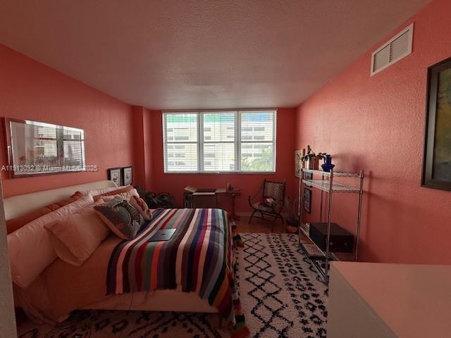 Building Photo - 500 NE 29th St Unit 503