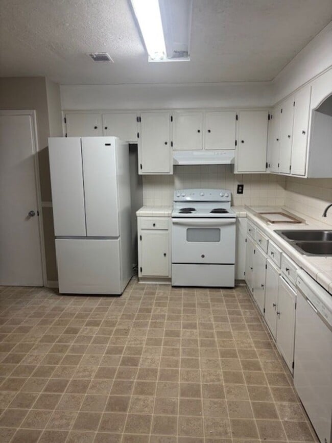 Photo - Available Now! Managed by Blanchard and Calhoun