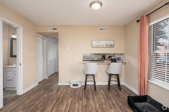 2BR, 1.5BA - 1,040SF - Dining Area