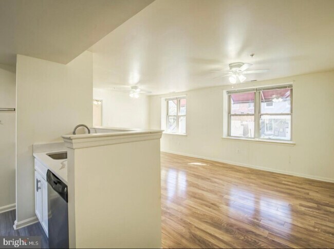 Photo - 345 Oakdale Pl NW