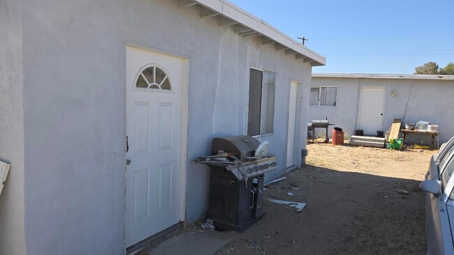Building Photo - 8714 W Avenue E4 Unit ADU Rental