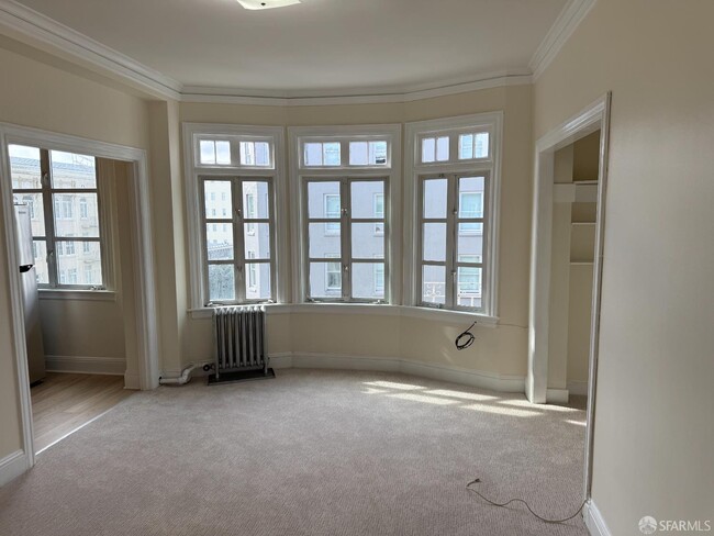 Building Photo - 810 Hyde St