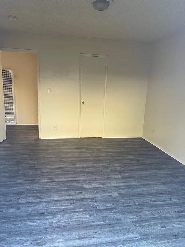 Photo - 405 Silverwood Ave Unidad C