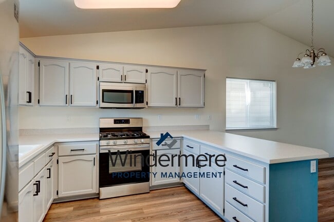 Photo - 4 bedroom 2.5 bath Home