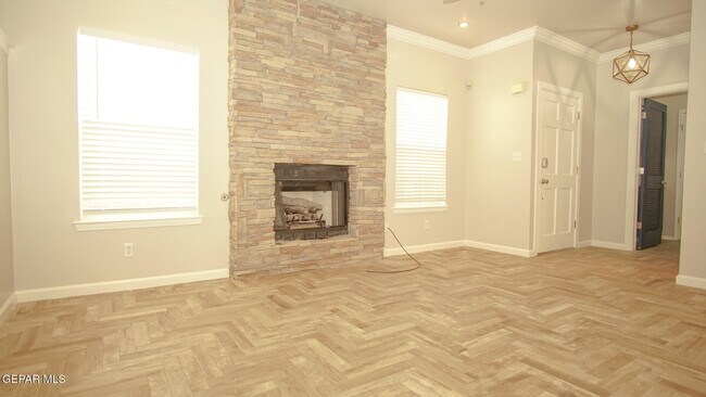 Photo - 2008 Rogelio Ave