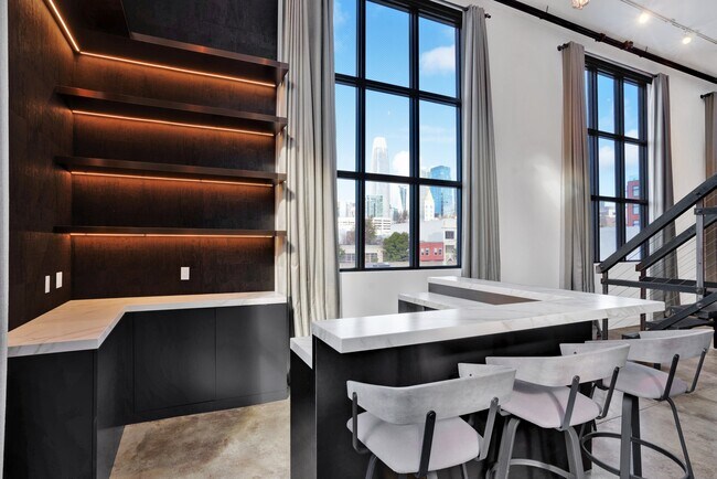 Built in Bar with Skyline Views - 1 Clarence Pl Unit 18