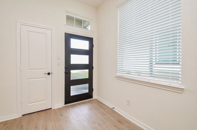 Photo - 130 W Coralburst Lp