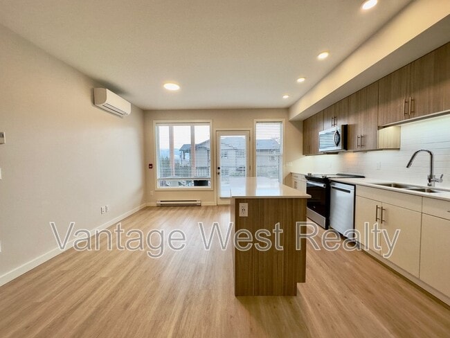 Photo - 685-685 Boynton Pl