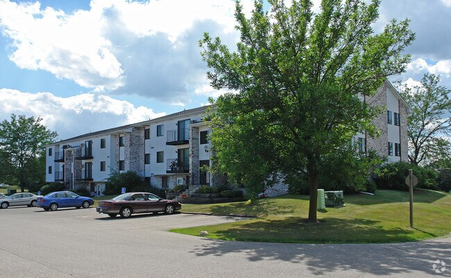 Greenbriar Apartments - Greenbriar Apartments