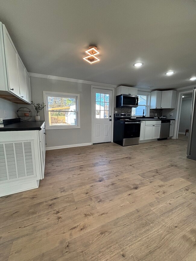 Photo - 204 W England Ave