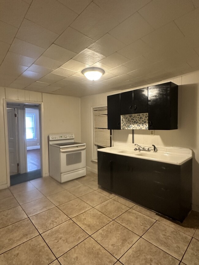 Photo - 146 E Market St