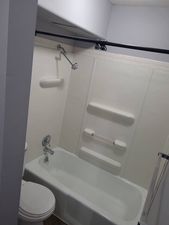 Photo - Douglas Oaks