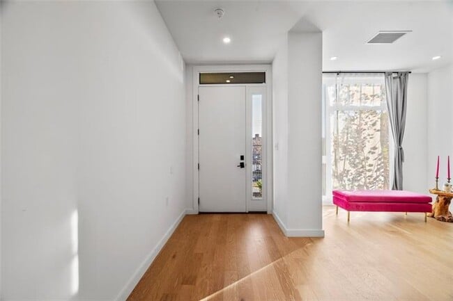 Photo - 112 Burrows St