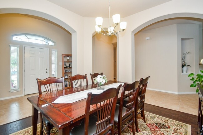 Photo - 5510 S Denham Ridge Ln