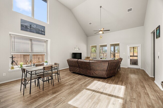 Photo - 4608 Mustang Run Dr