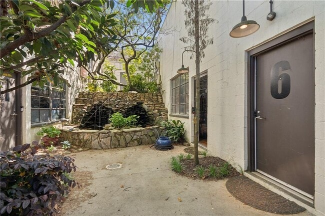 Photo - 820 DeKalb Ave NE Unit 6