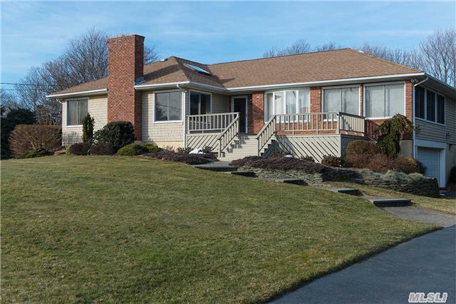 Photo - 130 Watersedge Way