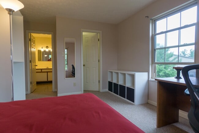 Photo - 3200 John Hinkle Pl