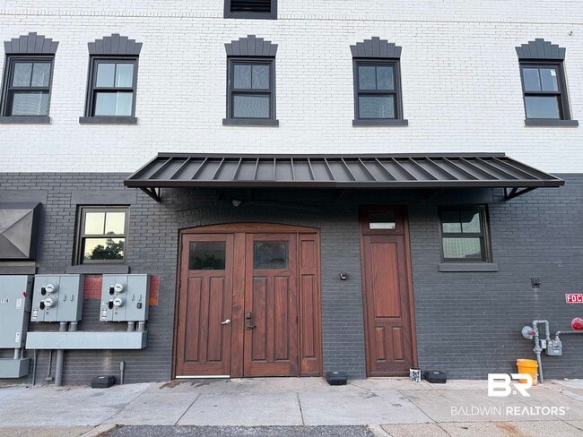Building Photo - 102 N Alston St