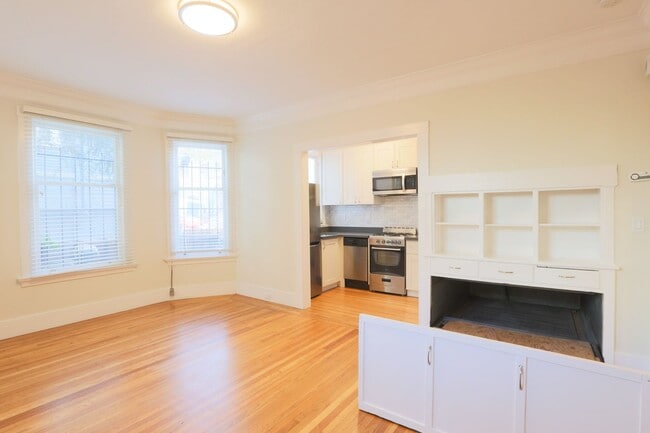 Photo - 1800 Lakeshore Ave