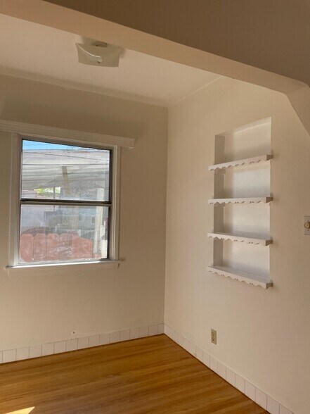 230 4th Ave