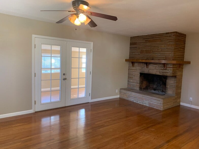 1526 Maplewood Dr