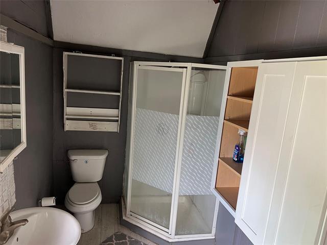 Photo - 122 private Rd