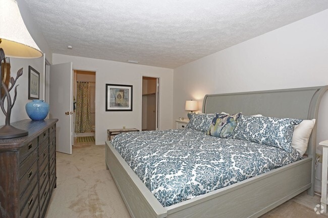 Bedroom - Carlton Arms North