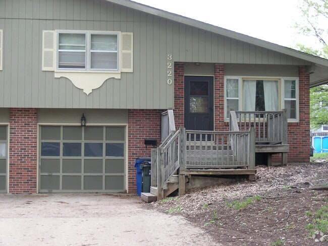 Building Photo - 3220 Cardinal Dr Rental