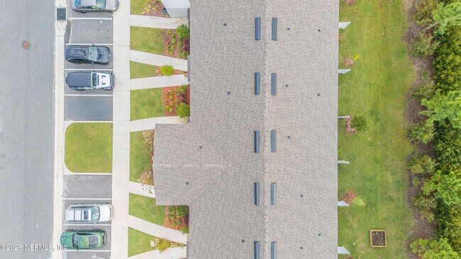 Photo - 243 Sage Br St