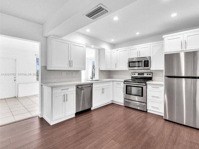 Building Photo - 4500 SW 42nd Terrace