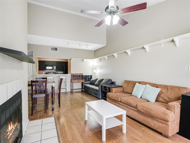 Photo - 807 W 25th St Unidad 203
