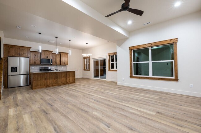 Photo - Beautiful Custom Townhome for Rent in Island Park- NAME YOUR LEASE TERMS