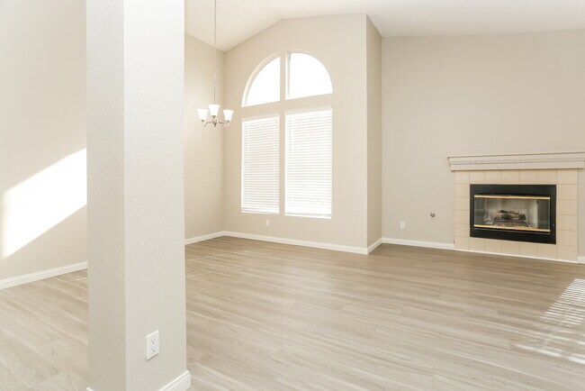 Photo - 3728 Dauntless