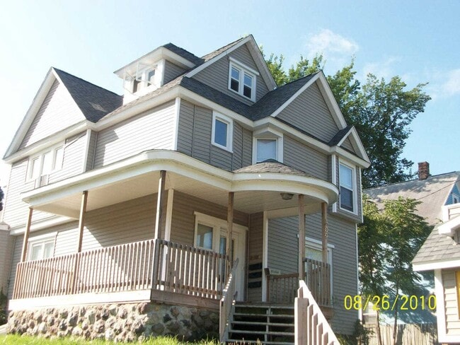 Building Photo - 409 Capital Ave SW Unit 2