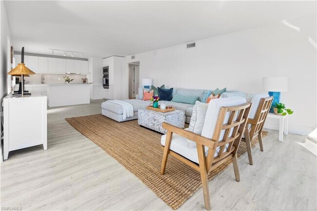 Photo - 1100 8th Ave S