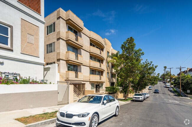 Primaria - Rochester Hill Condominiums