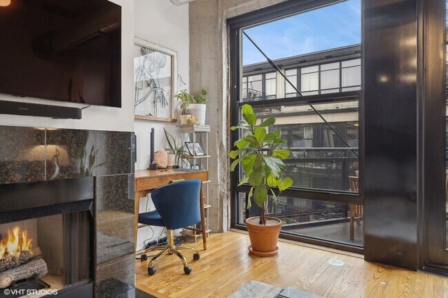 Photo - 1069 W 14th Pl